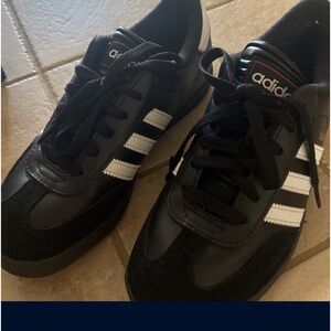 Adidas Samba youth size 4